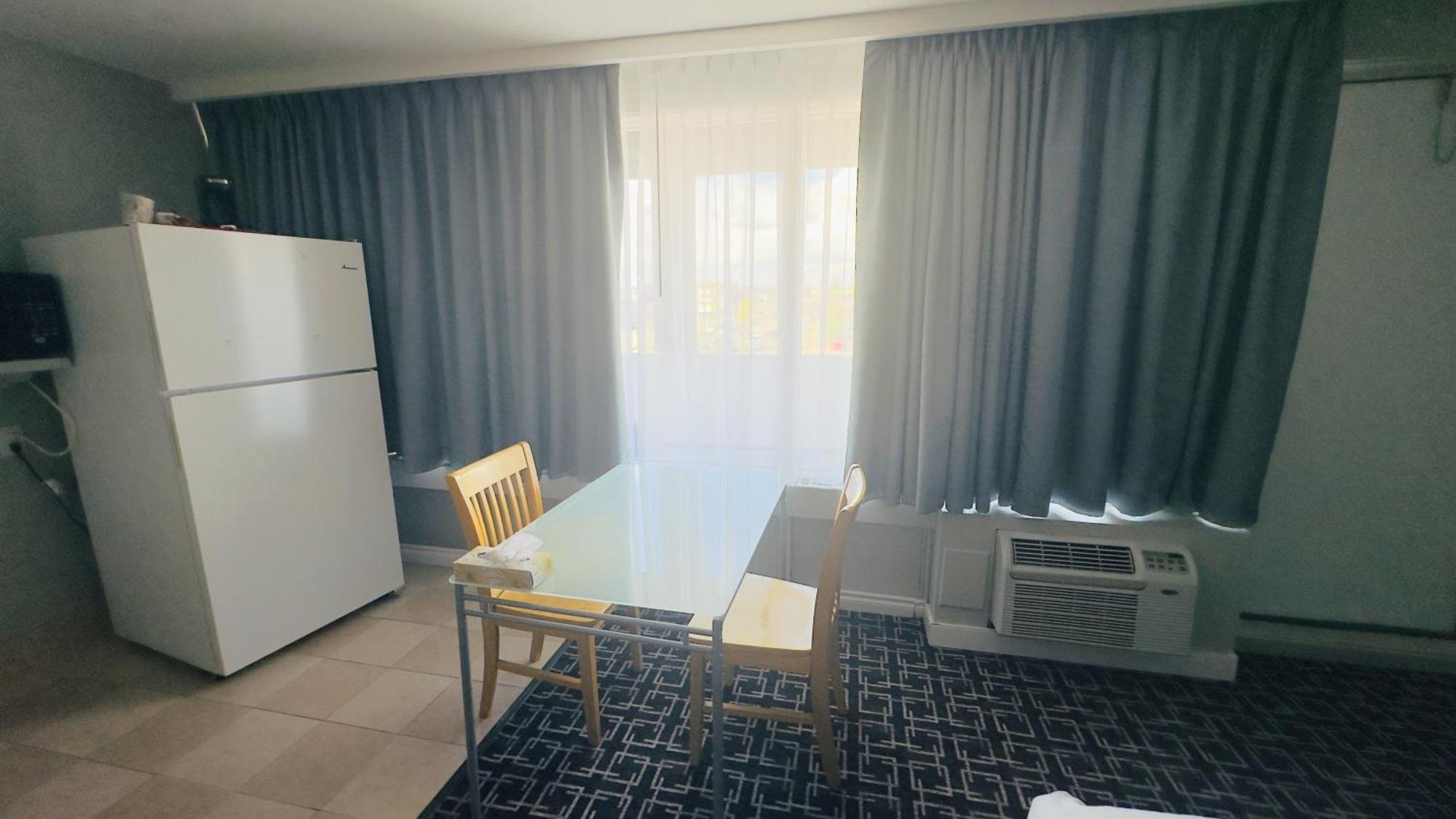 Baymont By Wyndham Edson Hotel Екстериор снимка