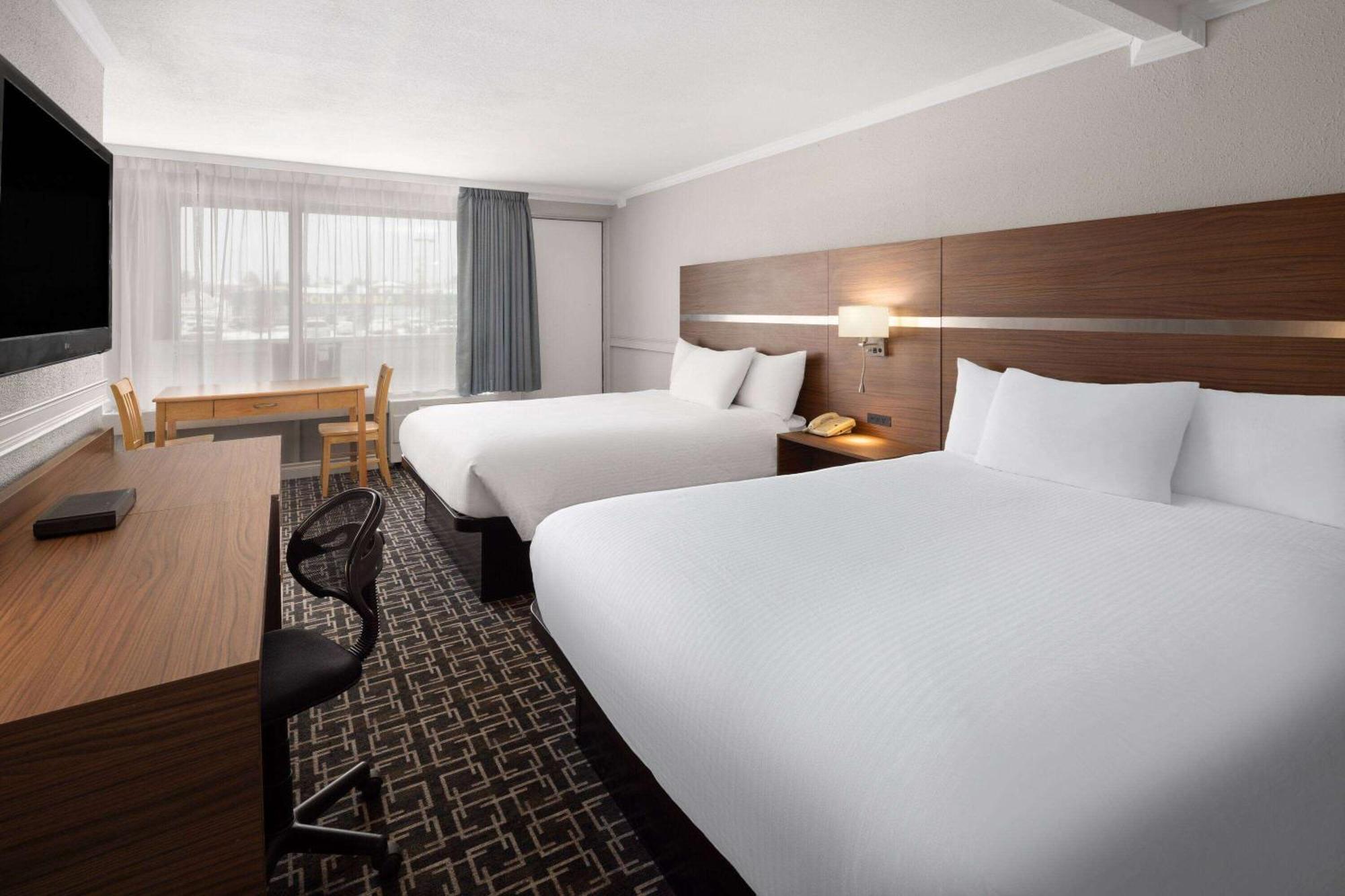 Baymont By Wyndham Edson Hotel Екстериор снимка