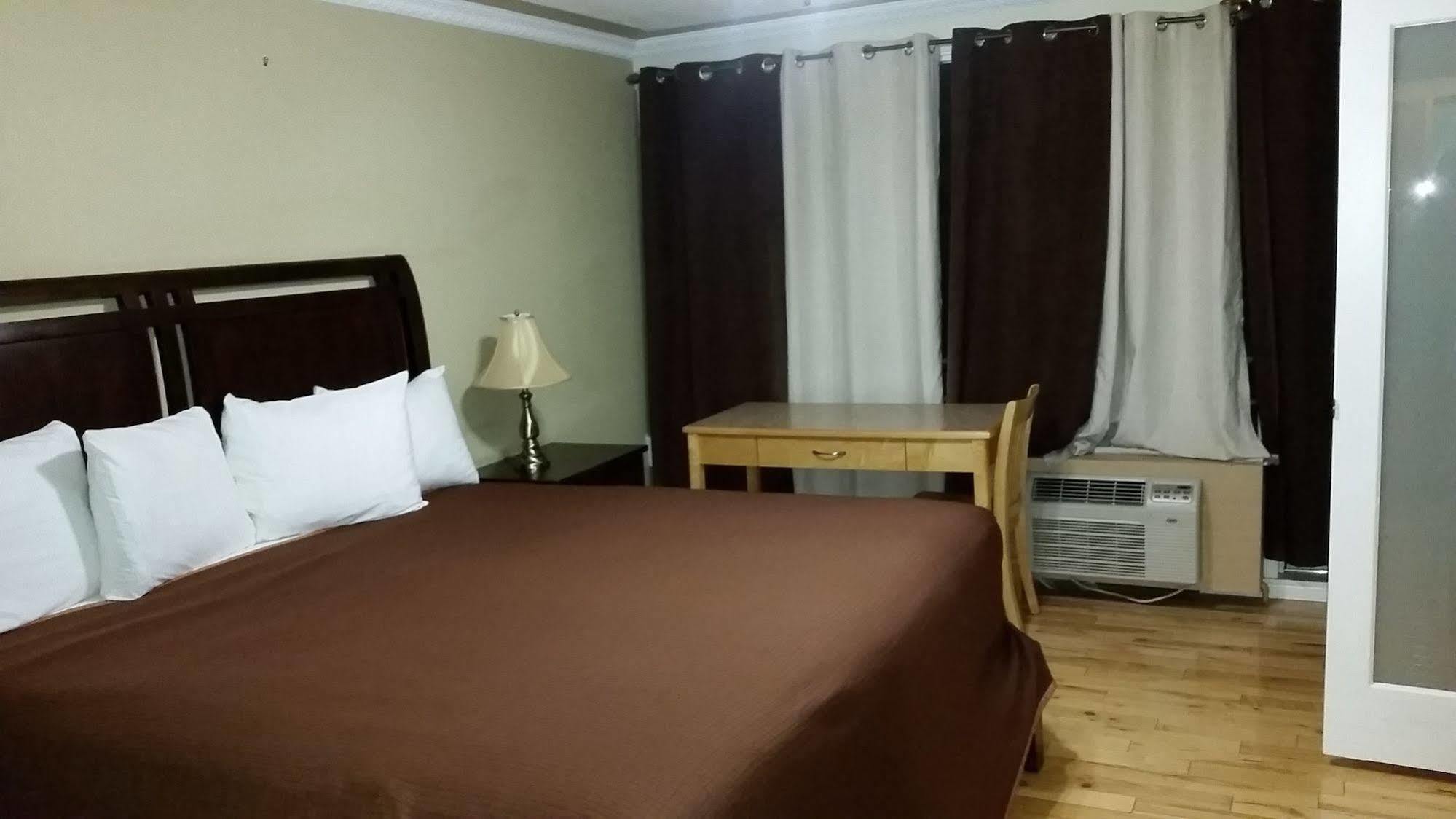 Baymont By Wyndham Edson Hotel Екстериор снимка